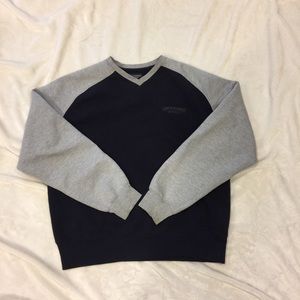 Abercrombie & Fitch V neck sweatshirt in size M